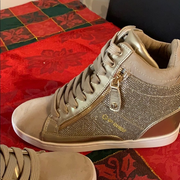 Brand new Guess sneakers - Picture 5 of 6
